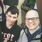 Im Fahrerlager beim Eisspeedway in Berlin...